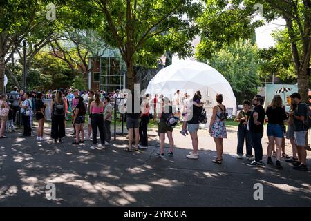 Seattle, Stati Uniti. 1 settembre 2024. Scene del festival musicale internazionale Bumbershoot del fine settimana. L'iconico festival di musica e arte attira migliaia di persone Foto Stock