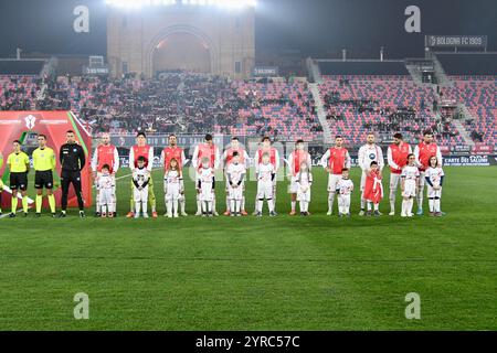 Bologna, Italia. 3 dicembre 2024. Squadra dell'AC Monza durante l'ottava finale di Coppa Italia tra Bologna e Monza, allo Stadio Renato Dall'Ara di Bologna, Italia - martedì 3 dicembre 2024. Sport - calcio (foto AC Monza/LaPresse di Studio Buzzi) credito: LaPresse/Alamy Live News Foto Stock