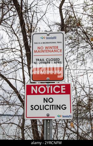 Non sono previsti lavori di manutenzione invernali e non ci sono segnali per sollecitare l'ingresso all'Innisfil Beach Park di Innisfil, Ontario, Canada Foto Stock