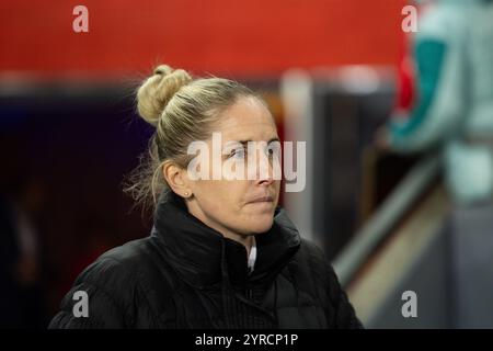 Oslo, Norvegia. 3 dicembre 2024. Oslo, Norvegia, 3 dicembre 2024: Il capo-allenatore Gemma Grainger (Norvegia) viene visto prima dei play-off delle qualificazioni europee UEFA femminile partita di calcio del secondo turno tra Norvegia e Irlanda del Nord allo stadio Ullevaal di Oslo, Norvegia (Ane Frosaker/SPP) credito: SPP Sport Press Photo. /Alamy Live News Foto Stock