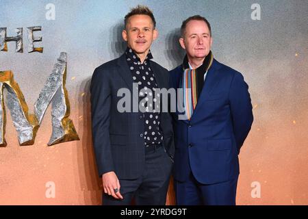 Londra, Regno Unito. 3 dicembre 2024. Dominic Monaghan e Billy Boydpresenziano alla prima mondiale de il Signore degli anelli: La guerra del Rohirrim all'Odeon Luxe in Leicester Square, Londra. Il credito fotografico dovrebbe essere: Matt Crossick/Empics/Alamy Live News Foto Stock