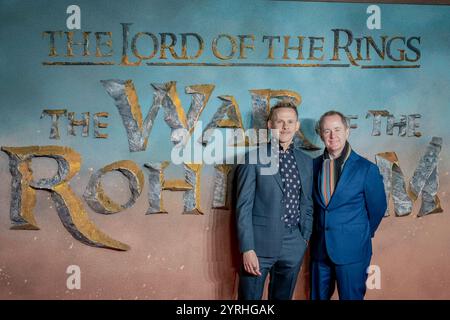 Londra, Regno Unito. 3 dicembre 2024. L-R Dominic Monaghan e Billy Boyd assistono alla prima mondiale di "il Signore degli anelli: La guerra del Rohirrim" all'Odeon Luxe Leicester Square Cinema. L'anime originale riporta il pubblico al mondo epico portato in vita nella trilogia "il Signore degli anelli", basata sui libri venerati di J.R.R. Tolkien. Crediti: Guy Corbishley/Alamy Live News Foto Stock