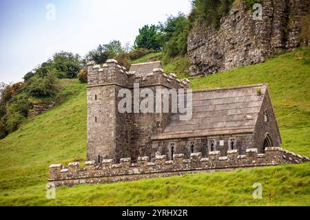 Irlanda, Contea di Westmeath, Fore, Anchorite Hermit's Cell sulla collina Foto Stock