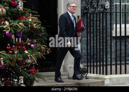 Londra, Regno Unito. 4 dicembre 2024. Il primo ministro britannico Sir Keir Starmer lascia Downing Street per i PMQ. Credito: Justin ng/Alamy Live News. Foto Stock