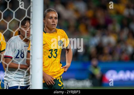 Melbourne, Australia. 4 dicembre 2024. Melbourne, Australia, 4 dicembre 2024: Bryleeh Henry (33 Australia) guarda durante l'amichevole internazionale tra Australia e Taipei cinese all'AAMI Park di Melbourne, Australia. (NOE Llamas/SPP) credito: SPP Sport Press Photo. /Alamy Live News Foto Stock