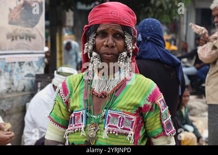 Ritratto di una zingara tribale a Jadcherla, Telegana, India Foto Stock