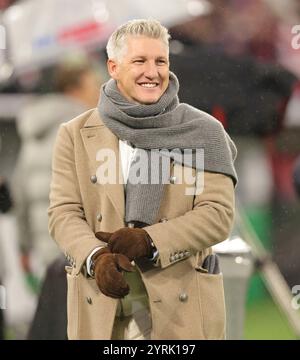 Monaco di Baviera, Germania. 3 dicembre 2024. Firo : 03.12.2024, calcio, calcio, DFB Pokal, stagione 2024/2025, round di 16, FC Bayern Monaco - Bayer 04 Leverkusen 0:1, Bastian Schweinstein iger, mezza figura, Risate, Risate, buon umore, credito: dpa/Alamy Live News Foto Stock