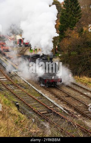 North Yorkshire Moors Railway, NYMR, Moorlander, P3 65894 che si getta alla stazione di Goathland. North Yorkshire, Inghilterra Foto Stock
