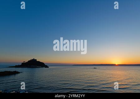 St. Michaels Mount al tramonto in una serata autunnale, Marazion Cornovaglia Inghilterra Regno Unito Foto Stock