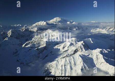 MT. McKinley (Denali). Picco più alto del Nord America (20.320 piedi). Vista aerea. Inverno. Parco nazionale di Denali. Interno. Alaska. STATI UNITI. Foto Stock