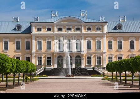 Lettonia, Lettonia meridionale, regione di Zemgale, Pilsrundale, Palazzo Rundale, b 1740, Bartolomeo Rastrelli, architetto, esterno Foto Stock