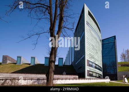 Estonia, Tallinn, area di Kadriorg, KUMU, Museo d'Arte di Estonia, esterna Foto Stock