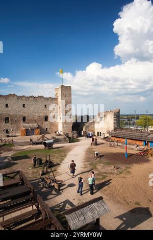 Estonia, Estonia nordorientale, Rakvere, Castello di Rakvere, b XIV secolo, cortile interno Foto Stock