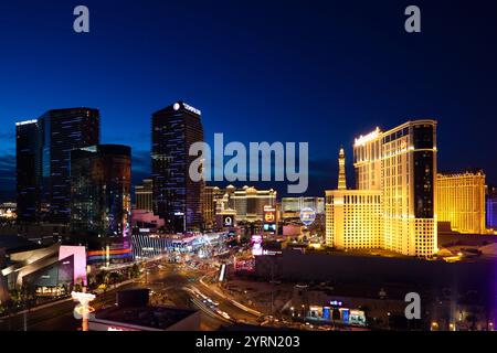 Stati Uniti d'America, Nevada, Las Vegas, alta vantage vista dello Strip di Las Vegas Boulevard, crepuscolo Foto Stock