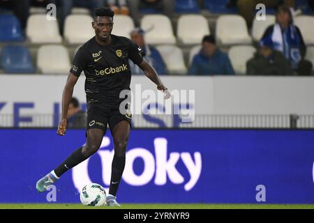 Genk, Belgio. 4 dicembre 2024. Ibrahima Bangoura di Genk in azione durante una partita di calcio tra il KRC Genk e lo Standard de Liege, mercoledì 04 dicembre 2024 a Genk, nella finale del campionato belga di calcio "Croky Cup" del 1/8. BELGA FOTO JILL DELSAUX credito: Belga News Agency/Alamy Live News Foto Stock