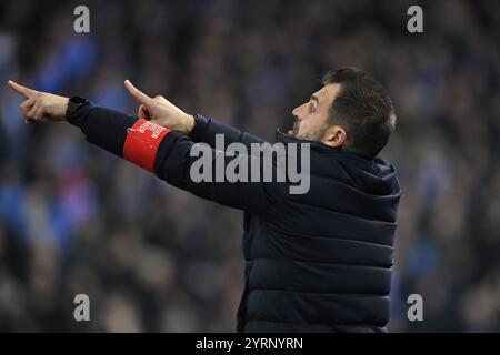 Genk, Belgio. 4 dicembre 2024. Il capo-allenatore di Standard Ivan Leko raffigurato durante una partita di calcio tra il KRC Genk e lo Standard de Liege, mercoledì 04 dicembre 2024 a Genk, nella finale del campionato belga di calcio "Croky Cup" del 1/8. BELGA FOTO JILL DELSAUX credito: Belga News Agency/Alamy Live News Foto Stock