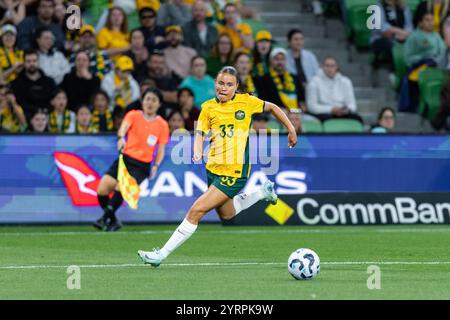 Melbourne, Australia, 4 dicembre 2024. Bryleeh Henry della squadra australiana in azione durante l'amichevole di calcio femminile tra donne australiane e cinesi Taipei all'AAMI Park il 4 dicembre 2024 a Melbourne, Australia. Crediti: Santanu Banik/Speed Media/Alamy Live News Foto Stock