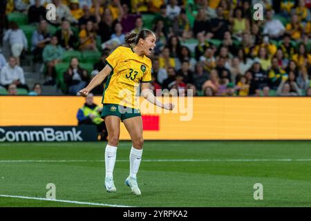 Melbourne, Australia, 4 dicembre 2024. Bryleeh Henry della squadra australiana celebra dopo aver segnato un gol durante l'amichevole di calcio femminile internazionale tra donne australiane e cinesi Taipei all'AAMI Park il 4 dicembre 2024 a Melbourne, Australia. Crediti: Santanu Banik/Speed Media/Alamy Live News Foto Stock