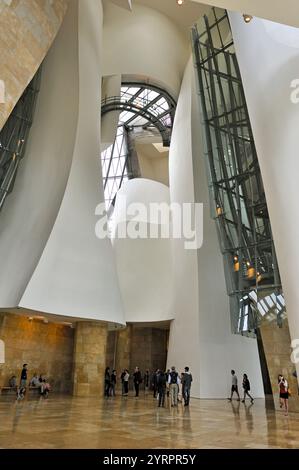 Museo Guggenheim progettato dall'architetto Frank Gehry, Bilbao, provincia di Biscaglia, Paesi Baschi, Spagna, Europa Foto Stock