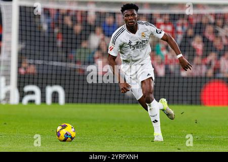 Bilbao, Spagna. 4 dicembre 2024. Aurelien Tchouameni (Real Madrid FC) visto in azione durante la partita di LaLiga tra Athletic Club e Real Madrid FC. Maciej Rogowski/Alamy Live News Foto Stock