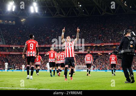 Bilbao, Spagna. 4 dicembre 2024. Alex Berenguer (Athletic Club) ha festeggiato dopo aver segnato un gol durante la partita di LaLiga tra Athletic Club e Real Madrid FC. Maciej Rogowski/Alamy Live News Foto Stock