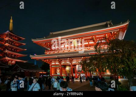 Tempio buddista senso-ji nel quartiere Asakusa di Tokyo, Giappone Foto Stock