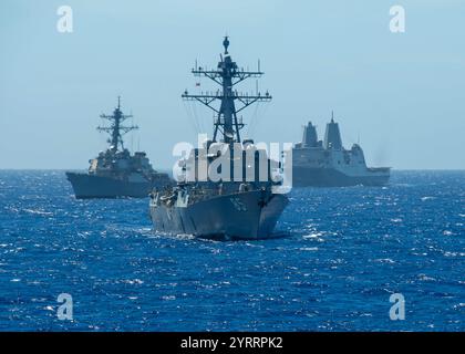 190314-N-WK982-2024 PHILIPPINE SEA (14 marzo 2019) cacciatorpediniere missilistico guidato classe Arleigh Burke USS McCampbell (DDG 85), classe Arleigh Burke Foto Stock
