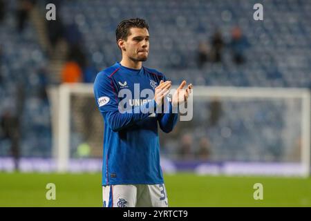 Glasgow, Regno Unito. 4 dicembre 2024. I Rangers giocarono contro Kilmarnock nella William Hill Scottish Premiership all'Ibrox Stadium di Glasgow, Scozia, Regno Unito. Il punteggio finale è stato Rangers 6 - 0 Kilmarnock. I marcatori furono J. Tavernier 37 minuti Danilo 53 minuti, H. Igamane 55 minuti, V. Černý 61 minuti, C. Dessers 69 minuti e 77 minuti. Crediti: Findlay/ Alamy Live News Foto Stock