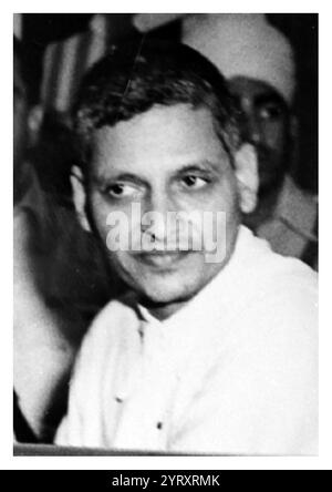 Prima pagina di giornale che riporta sulla morte di Mahatma Gandhi. A cui è stato sparato Gandhi al petto tre volte in un punto vuoto durante un incontro di preghiera multireligiosa a Birla House a nuova Delhi il 30 gennaio 1948 Foto Stock