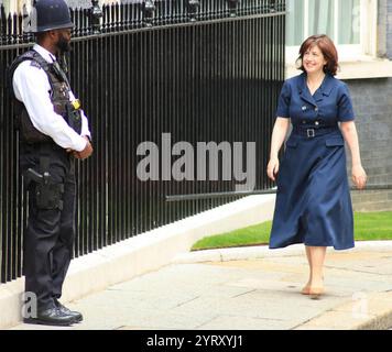 Lucy Maria Powell (leader della camera dei comuni e Lord Presidente del Consiglio). Arrivando a Downing Street, Londra, per assumere il suo nuovo ruolo nel governo laburista dopo le elezioni. 5 luglio 2024. Foto Stock