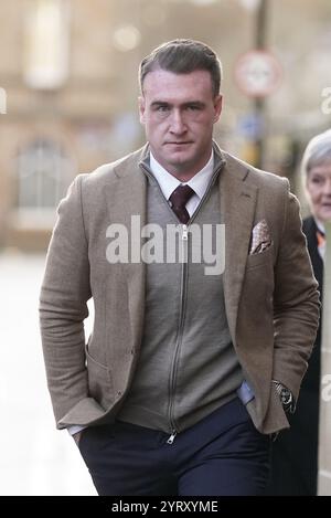 L'ex capitano di rugby scozzese Stuart Hogg arriva alla Corte dello sceriffo di Jedburgh per essere condannato dopo aver ammesso di aver abusato della moglie nel corso di cinque anni. Data foto: Giovedì 5 dicembre 2024. Foto Stock