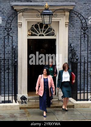 Bridget Maeve Phillipson (a destra) (Segretario di Stato per l'istruzione e Shabana Mahmood (a sinistra) (Lord Cancelliere), Leave arriva a Downing Street, Londra, per assumere i loro ruoli nel governo laburista dopo le elezioni. 5 luglio 2024. Foto Stock