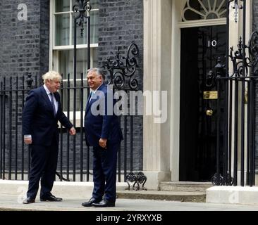 Viktor Orban in visita a Boris Johnson a Londra il 28 maggio 2021. Viktor Mihaly Orban (nato nel 1963) è un politico ungherese, primo ministro dell'Ungheria dal 2010; è stato anche primo ministro dal 1998 al 2002. È stato anche presidente del Fidesz, un partito politico conservatore nazionale, dal 1993, con una breve pausa tra il 2000 e il 2003. Foto Stock