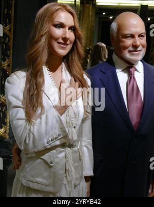 Céline Dion, (nata nel 1968), cantante canadese con suo marito e manager, Rene Angelil, (1942 - 2016). Statue di cera Foto Stock