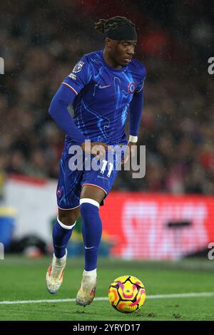 Southampton, Regno Unito. 4 dicembre 2024. Noni Madueke del Chelsea durante la partita di Premier League al St Mary's Stadium di Southampton. Il credito per immagini dovrebbe essere: Paul Terry/Sportimage Credit: Sportimage Ltd/Alamy Live News Foto Stock