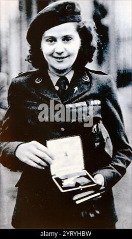 Odette Sansom (1912 1995), conosciuta come Odette Churchill e Odette Hallowes, nome in codice Lise, era un agente del Regno Unito Special Operations Executive (SOE) in Francia durante la seconda guerra mondiale. Foto Stock