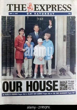 Quotidiano Daily Express in prima pagina dopo l'elezione di Tony Blair come primo ministro britannico e capo del governo del Partito Laburista. 1997 Foto Stock