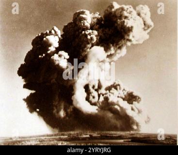 L'operazione Hurricane fu il primo test di un dispositivo atomico britannico. Un dispositivo di implosione al plutonio è stato detonato il 3 ottobre 1952 a Main Bay, nell'isola di Trimouille, nelle isole Montebello, nell'Australia Occidentale. Con il successo dell'operazione Hurricane, la Gran Bretagna divenne la terza potenza nucleare, dopo gli Stati Uniti e l'Unione Sovietica. Foto Stock