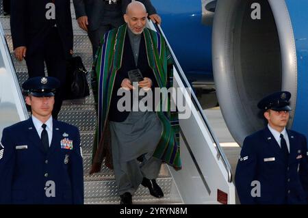 Il presidente dell'Afghanistan Hamid Karzai arriva negli Stati Uniti nel 2006 Foto Stock