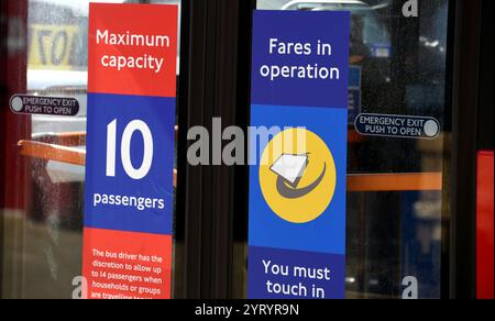 Londra durante Lockdown. Inghilterra, nella pandemia di Corona virus. 30 maggio 2020. La pandemia di COVID-19 si è diffusa nel Regno Unito alla fine di gennaio 2020. Al 28 giugno 2020 vi erano stati 311.151 casi confermati e 43.550 decessi di casi confermati. La giornata della vittoria in Europa è la giornata che celebra l'accettazione formale da parte degli Alleati della seconda guerra mondiale della resa incondizionata delle forze armate della Germania nazista martedì 8 maggio 1945, segnando la fine della seconda guerra mondiale in Europa. Foto Stock