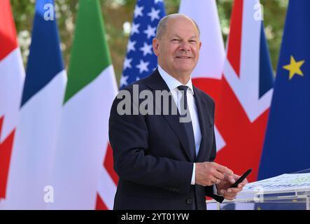 Italia, regione Puglia, Borgo Egnazia (Brindisi), 13 giugno 2024: Il Cancelliere tedesco Olaf Scholz durante il vertice del G7 a Borgo Egnazia, Italia meridionale. Il 50° summit del G7 riunirà i leader del gruppo dei sette stati membri nel resort Borgo Egnazia nel sud Italia dal 13 al 15 giugno 2024 foto © sintesi/Alamy Stock Photo Foto Stock