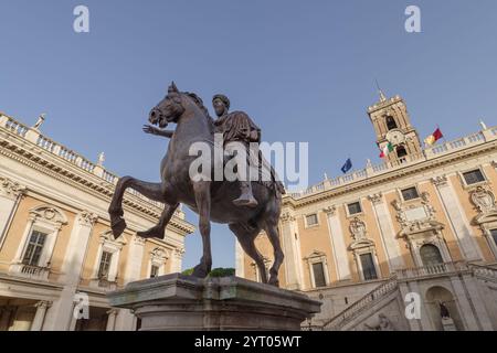 La riproduzione della statua dell'imperatore di Marco Aurelio in Piazza del Campidoglio, Roma Foto Stock