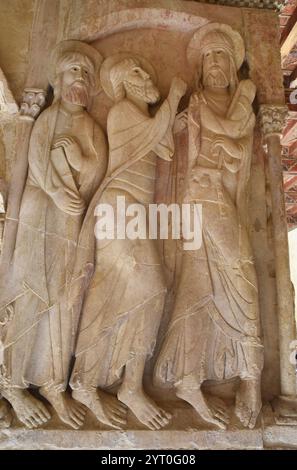 Capitale dell'abbazia di Santo Domingo de Silos (Spagna) raffigurante Cristo che appare davanti a due dei suoi discepoli mentre erano sulla strada per Emmaus Foto Stock