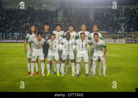 AFC CHAMPIONS LEAGUE TWO PERSIB BANDUNG FC VS ZHENJIANG FC la squadra dello Zhejiang FC CHN durante la partita AFC Champions League Two al si Jalak Harupat Stadium, Bandung, West Java, Indonesia 5 dicembre 2024. La partita è stata vinta dallo Zhenjiang FC con un punteggio di 3-4. IMAGO/KHAIRIZAL MARIS Bandung West Java Indonesia Copyright: XKharizalxMarisxKhairizalxMarisx AFC CHAMPIONS LEAGUE TWO PERSIB BANDUNG FC VS ZHENJIANG FC 07 Foto Stock