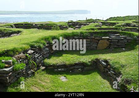 Rovine del villaggio norreno su Brough di Birsay, Orcadi, Scotland June Foto Stock