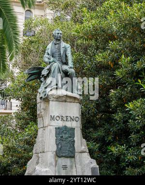 Scultura in bronzo di Mariano Morenoa avvocato giornalista politico ed eroe dell'indipendenza del maggio Revolution.in Plaza de Moreno Buenos Aires Argentina Foto Stock