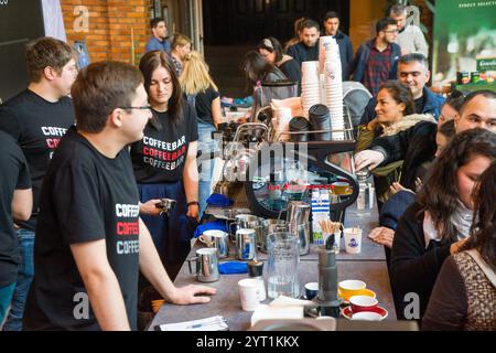 Baku, Azerbaigian, 12 gennaio 2019: Festa del caffè e del tè a Baku, gara di barman. Foto Stock