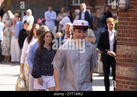 Ordrup, Danimarca. 24 giugno 2024. Principe ereditario Cristiano dopo essersi laureato presso l'Ordrup Gymnasium di Copenaghen. (Credit Image: © Kristian Tuxen Ladegaard Berg/SOPA Images via ZUMA Press Wire) SOLO PER USO EDITORIALE! Non per USO commerciale! Foto Stock