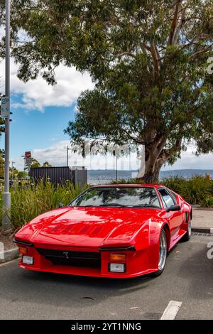 Hobart, Tasmania, Australia - dicembre 31 2024: Auto sportiva rossa Ferrari a Long Beach Sandy Bay Foto Stock