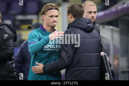 Bruxelles, Belgio. 5 dicembre 2024. Kasper Dolberg Rasmussen di Anderlecht e il capo-allenatore di Anderlecht David Hubert nella foto durante una partita di calcio tra RSC Anderlecht e KVC Westerlo, giovedì 5 dicembre 2024 a Bruxelles, nelle 1/8 finali della Coppa Croky belga di calcio. BELGA PHOTO VIRGINIE LEFOUR credito: Belga News Agency/Alamy Live News Foto Stock